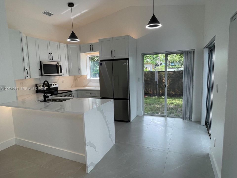 For Rent: $3,325 (3 beds, 2 baths, 1281 Square Feet)