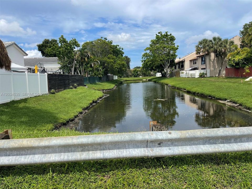 For Rent: $3,325 (3 beds, 2 baths, 1281 Square Feet)