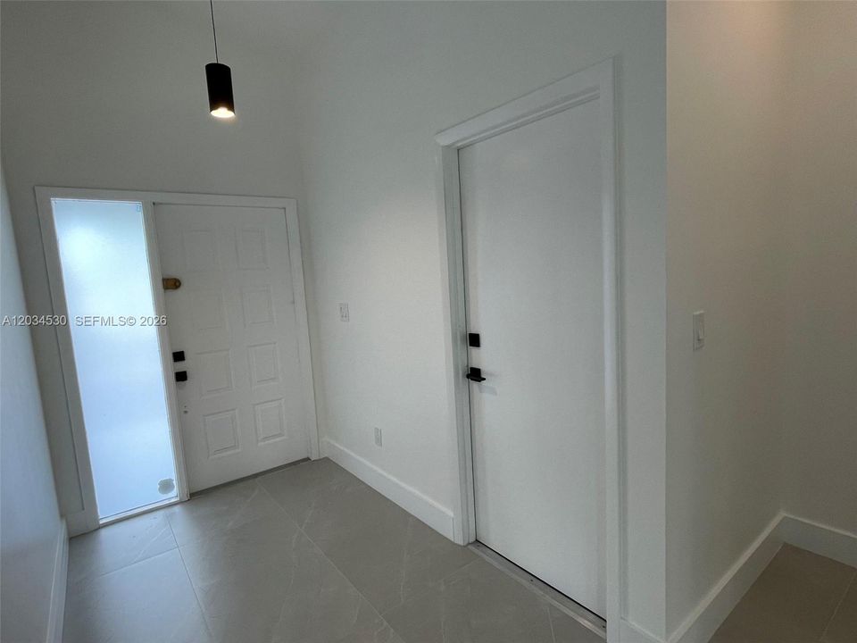For Rent: $3,325 (3 beds, 2 baths, 1281 Square Feet)