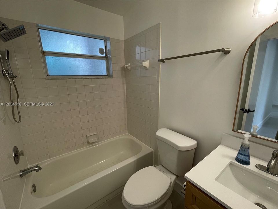 For Rent: $3,325 (3 beds, 2 baths, 1281 Square Feet)