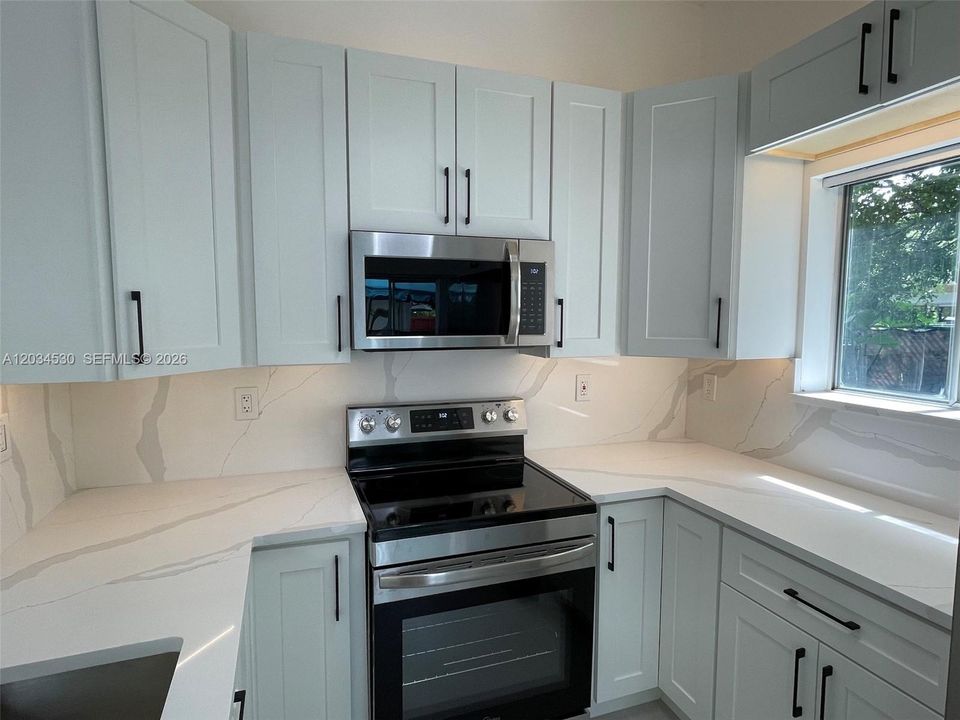 For Rent: $3,325 (3 beds, 2 baths, 1281 Square Feet)