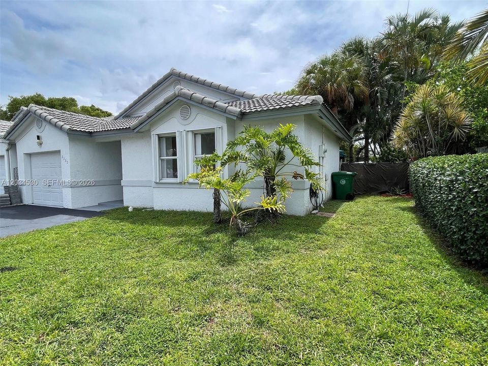 For Rent: $3,325 (3 beds, 2 baths, 1281 Square Feet)