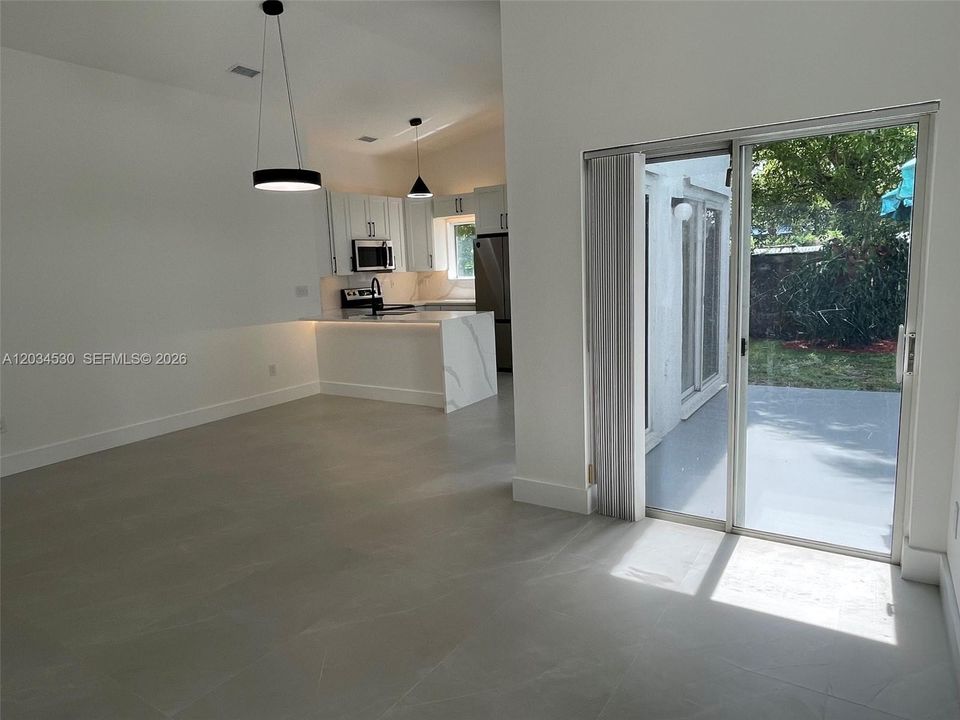 For Rent: $3,325 (3 beds, 2 baths, 1281 Square Feet)