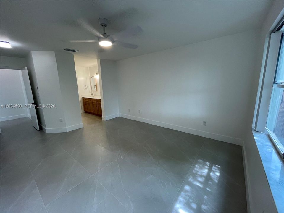 For Rent: $3,325 (3 beds, 2 baths, 1281 Square Feet)