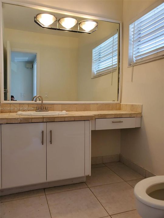 出租: $1,800 (1 贝兹, 1 浴室, 1071 平方英尺)
