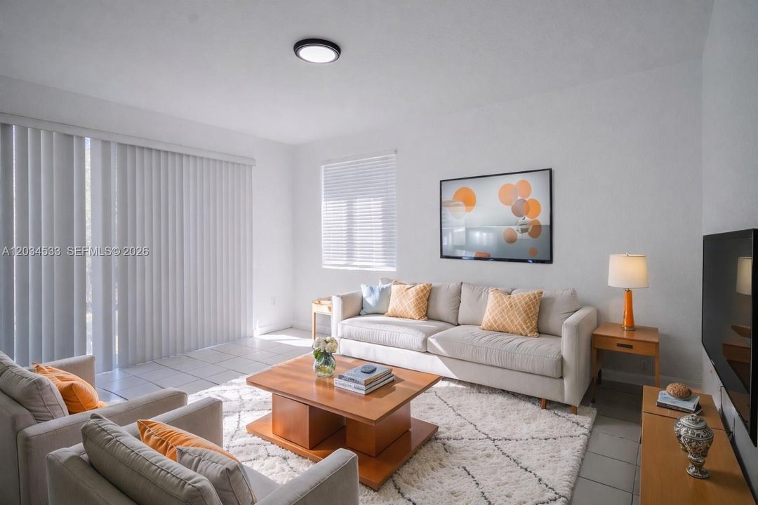 For Sale: $275,000 (3 beds, 3 baths, 1423 Square Feet)