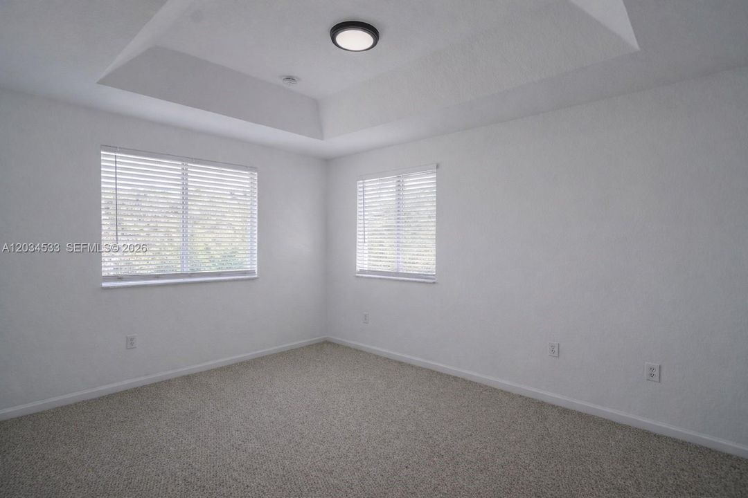 For Sale: $275,000 (3 beds, 3 baths, 1423 Square Feet)