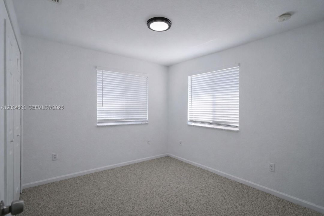For Sale: $275,000 (3 beds, 3 baths, 1423 Square Feet)
