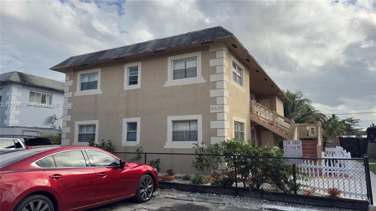 For Rent: $2,000 (2 beds, 1 baths, 3412 Square Feet)