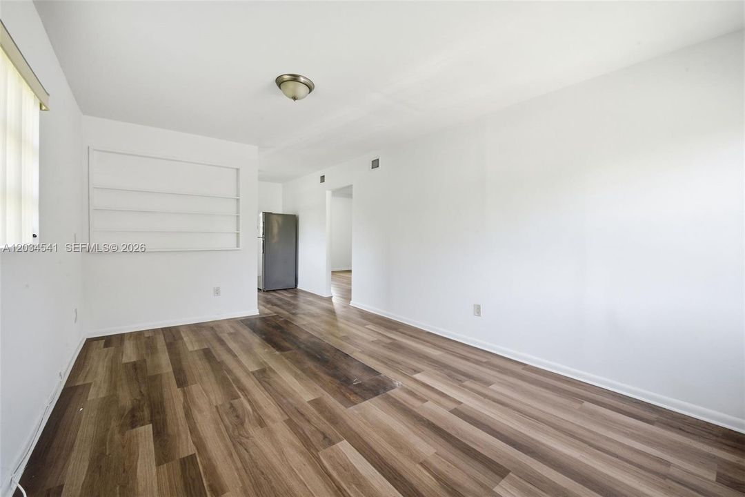For Rent: $1,240 (2 beds, 1 baths, 1536 Square Feet)