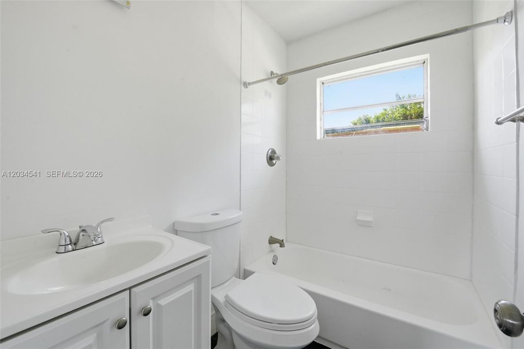 For Rent: $1,240 (2 beds, 1 baths, 1536 Square Feet)