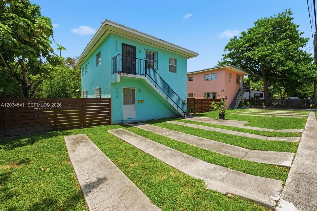For Rent: $1,240 (2 beds, 1 baths, 1536 Square Feet)