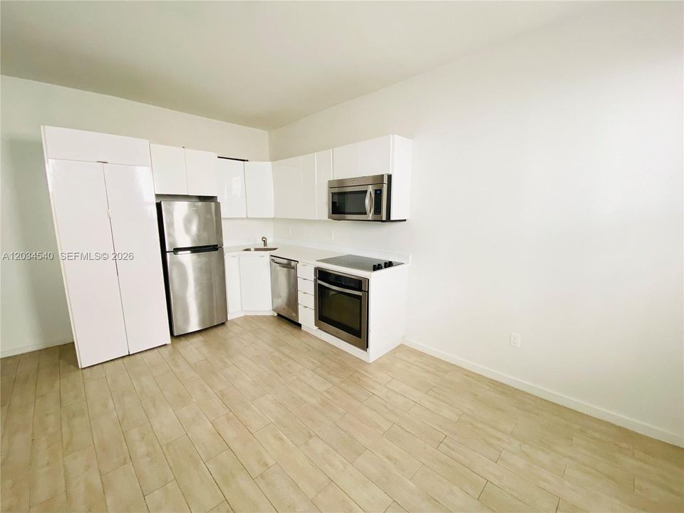 В аренду: $2,800 (2 спален, 2 ванн, 750 Квадратных фут)