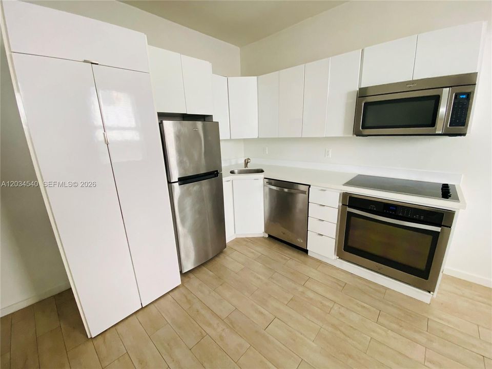 В аренду: $2,800 (2 спален, 2 ванн, 750 Квадратных фут)