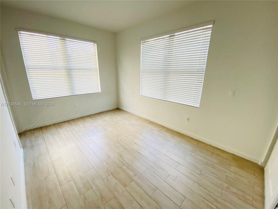 В аренду: $2,800 (2 спален, 2 ванн, 750 Квадратных фут)