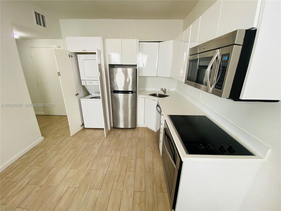 В аренду: $2,800 (2 спален, 2 ванн, 750 Квадратных фут)