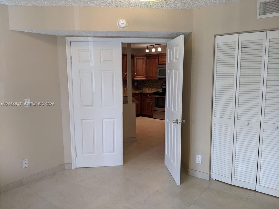 For Rent: $2,300 (3 beds, 2 baths, 1170 Square Feet)