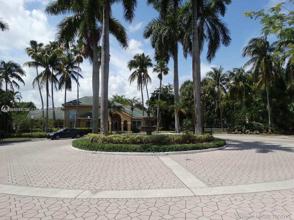 For Rent: $2,300 (3 beds, 2 baths, 1170 Square Feet)