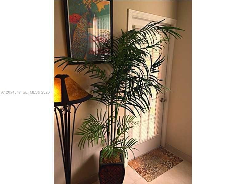 For Rent: $2,300 (3 beds, 2 baths, 1170 Square Feet)