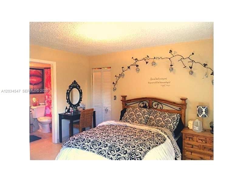 For Rent: $2,300 (3 beds, 2 baths, 1170 Square Feet)