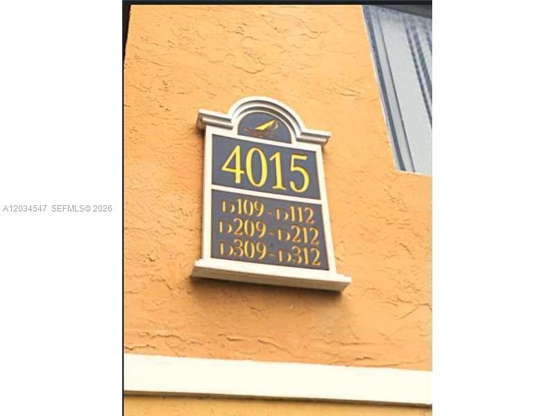 For Rent: $2,300 (3 beds, 2 baths, 1170 Square Feet)