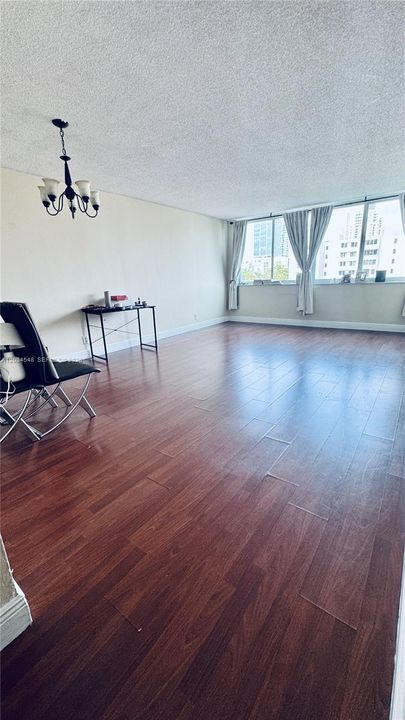 En Renta: $2,175 (2 camas, 2 baños, 990 Pies cuadrados)