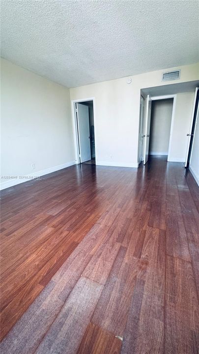 En Renta: $2,175 (2 camas, 2 baños, 990 Pies cuadrados)