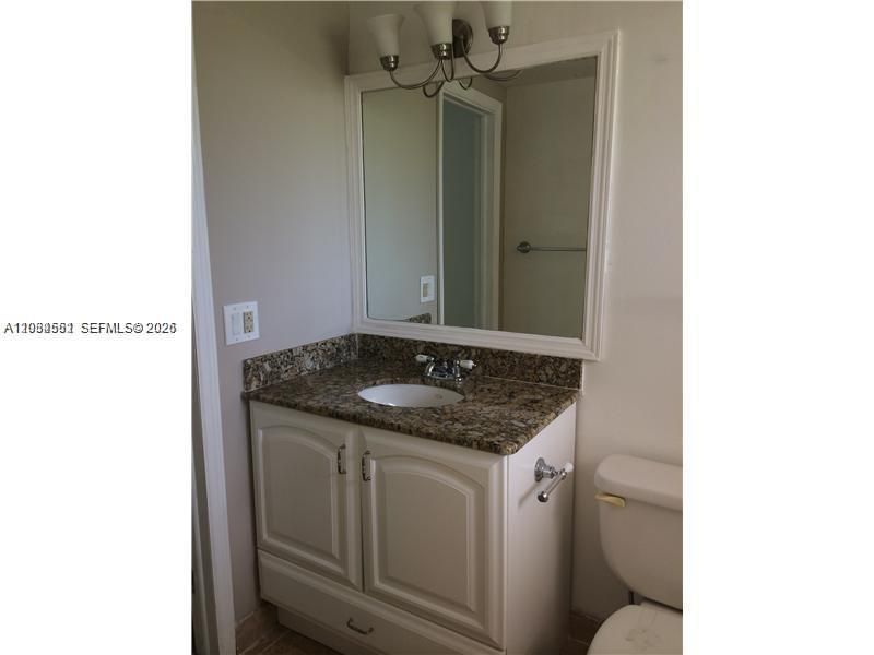 For Rent: $1,750 (1 beds, 1 baths, 712 Square Feet)