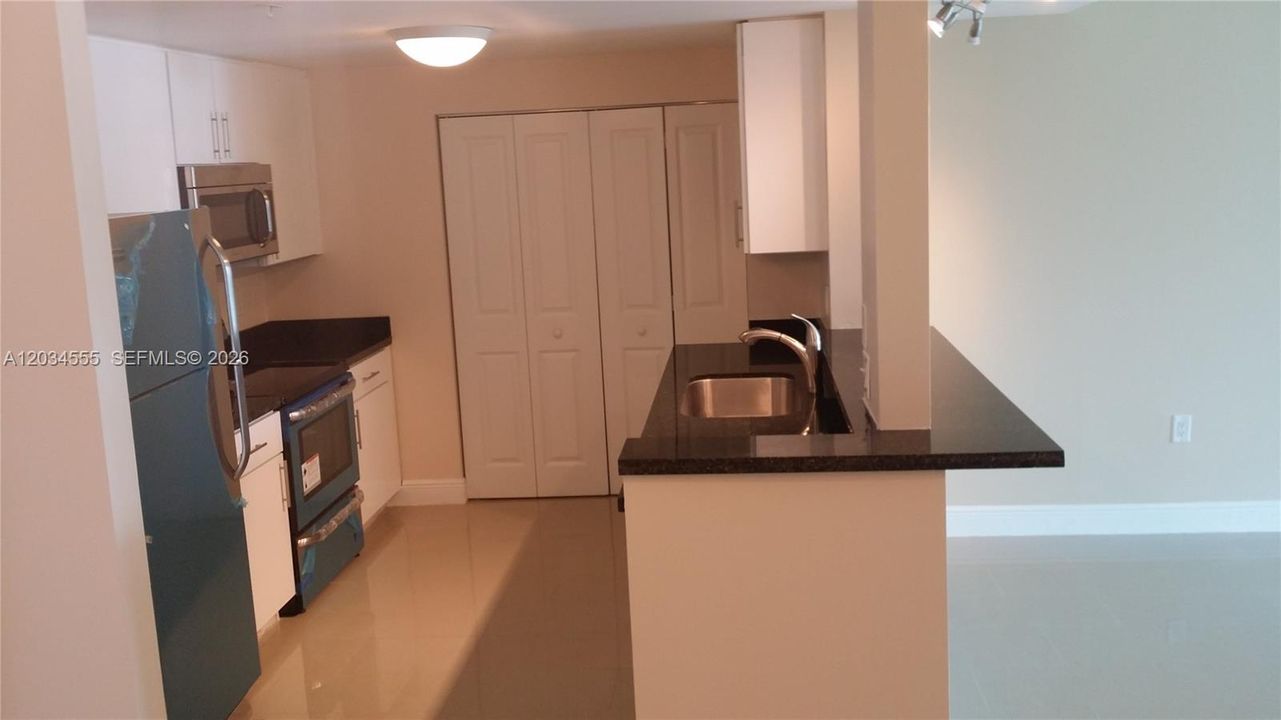 For Rent: $3,590 (2 beds, 2 baths, 1023 Square Feet)