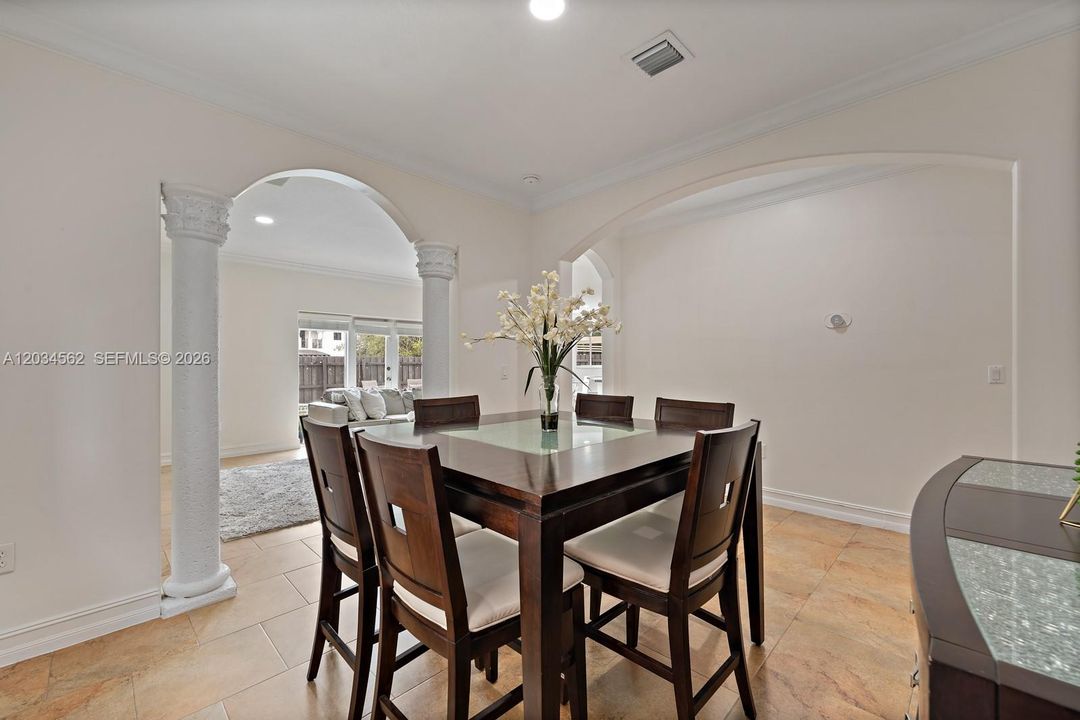 For Sale: $929,900 (4 beds, 2 baths, 2703 Square Feet)