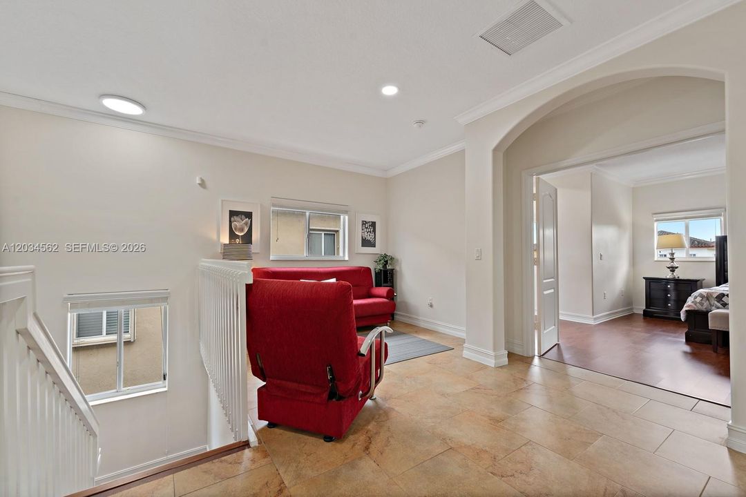 For Sale: $929,900 (4 beds, 2 baths, 2703 Square Feet)