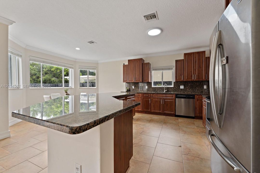 For Sale: $929,900 (4 beds, 2 baths, 2703 Square Feet)