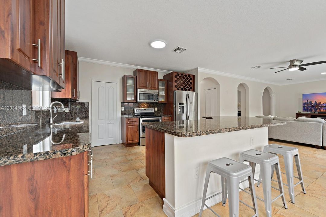 For Sale: $929,900 (4 beds, 2 baths, 2703 Square Feet)