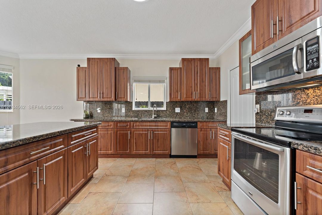 For Sale: $929,900 (4 beds, 2 baths, 2703 Square Feet)