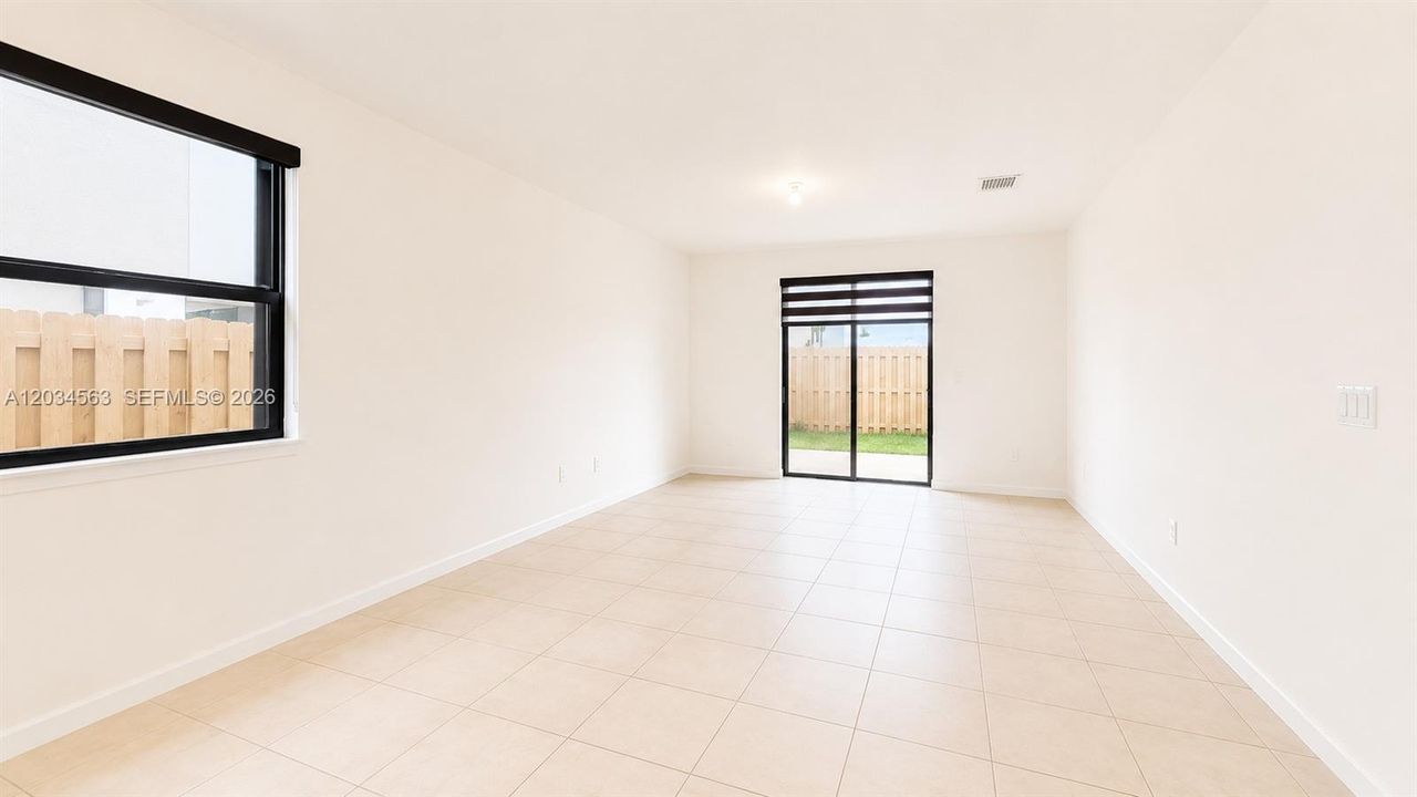 En Renta: $4,000 (5 camas, 3 baños, 2894 Pies cuadrados)