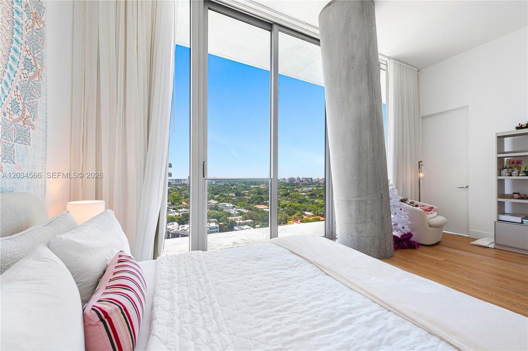 For Sale: $9,390,000 (6 beds, 6 baths, 5332 Square Feet)