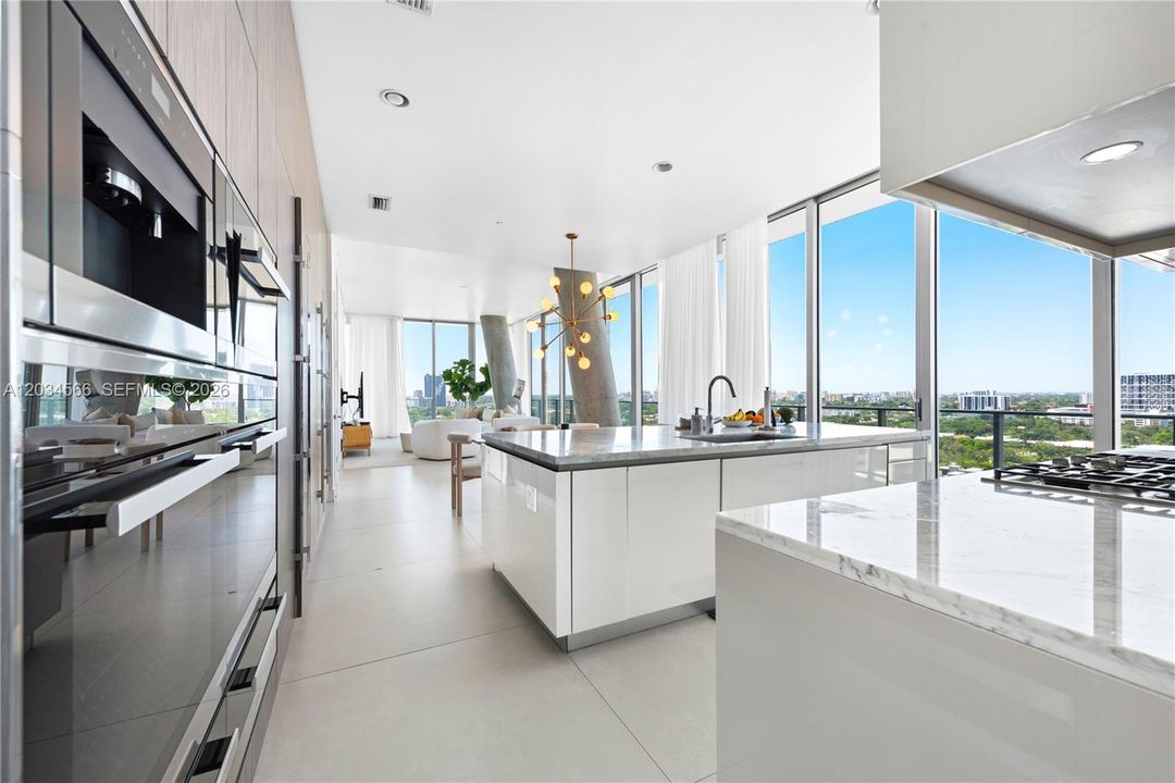 For Sale: $9,390,000 (6 beds, 6 baths, 5332 Square Feet)