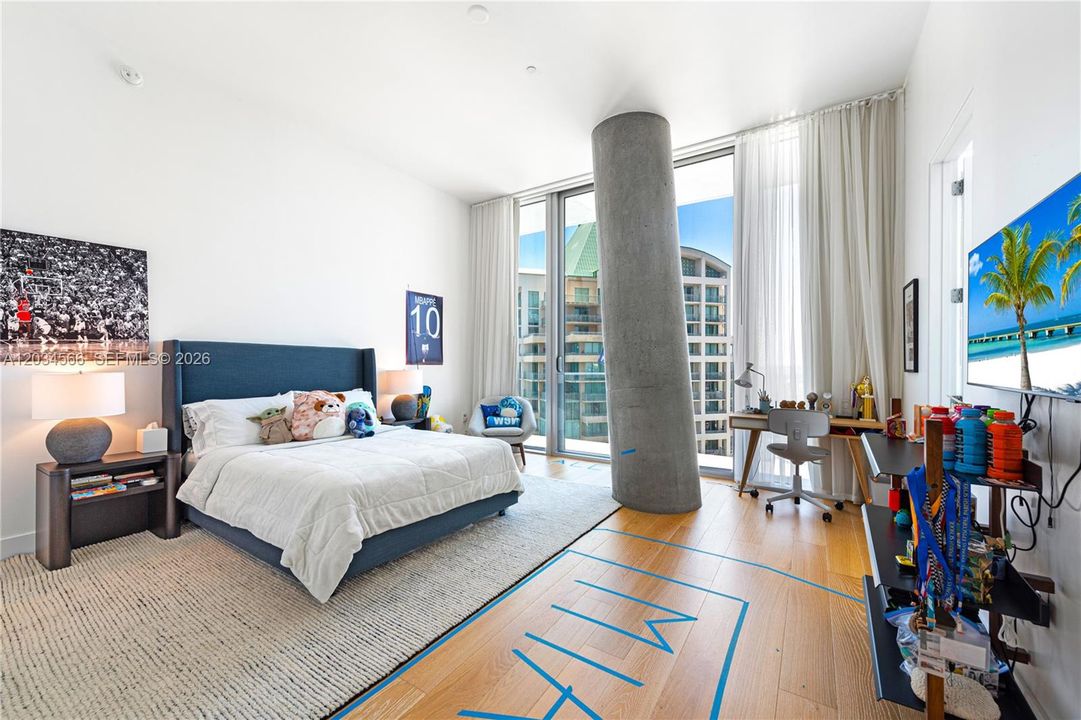 For Sale: $9,390,000 (6 beds, 6 baths, 5332 Square Feet)