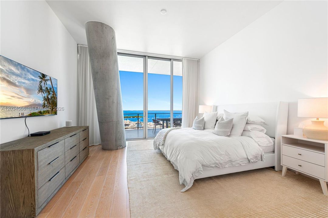 For Sale: $9,390,000 (6 beds, 6 baths, 5332 Square Feet)