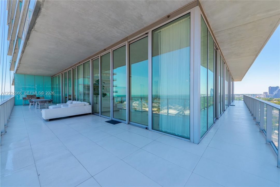 For Sale: $9,390,000 (6 beds, 6 baths, 5332 Square Feet)
