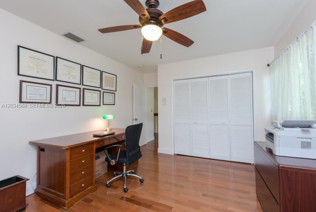 For Rent: $10,900 (4 beds, 3 baths, 2800 Square Feet)