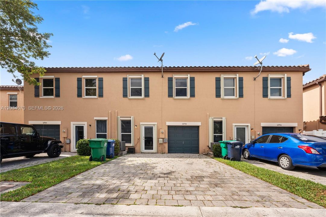 For Sale: $525,000 (4 beds, 2 baths, 1876 Square Feet)