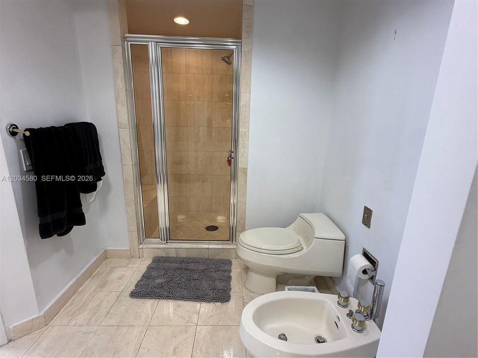 For Rent: $6,000 (2 beds, 2 baths, 1560 Square Feet)