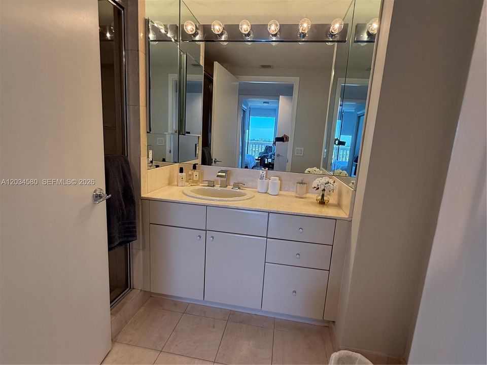 For Rent: $6,000 (2 beds, 2 baths, 1560 Square Feet)