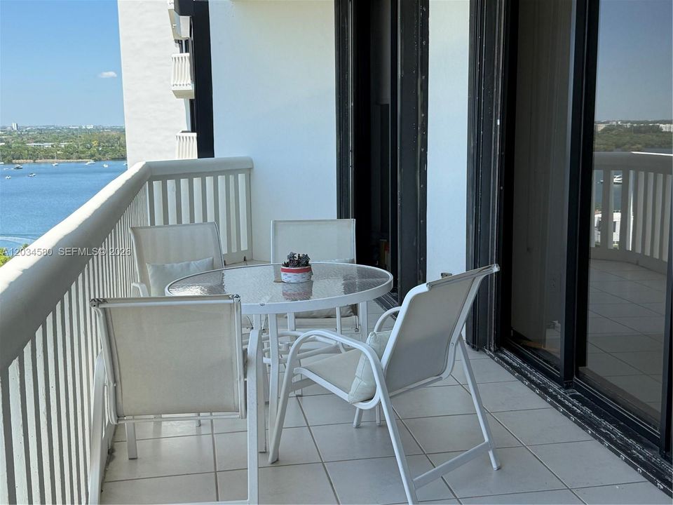 For Rent: $6,000 (2 beds, 2 baths, 1560 Square Feet)