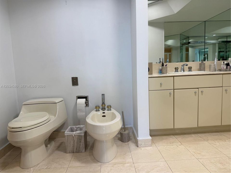 For Rent: $6,000 (2 beds, 2 baths, 1560 Square Feet)