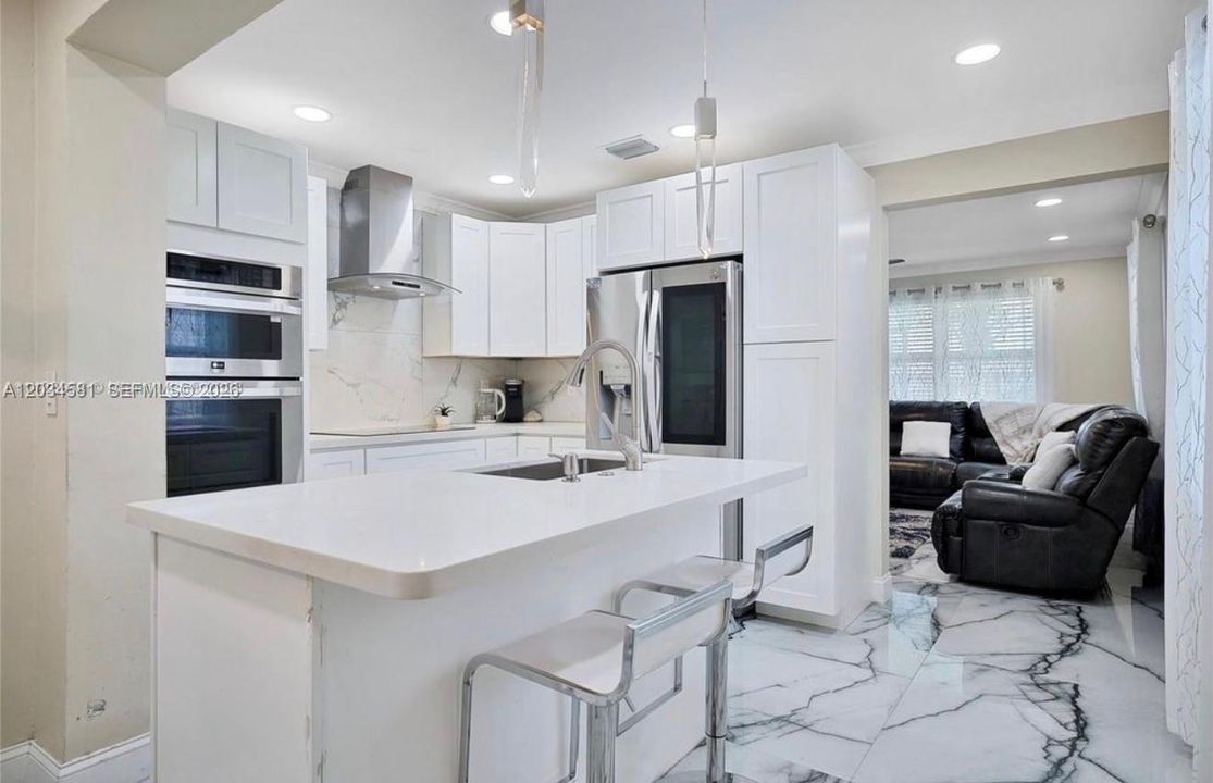 For Sale: $750,000 (3 beds, 2 baths, 1192 Square Feet)