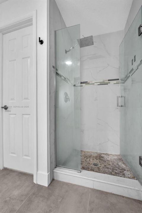 For Sale: $1,295,000 (4 beds, 2 baths, 2550 Square Feet)