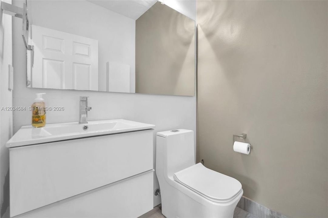 For Sale: $1,295,000 (4 beds, 2 baths, 2550 Square Feet)