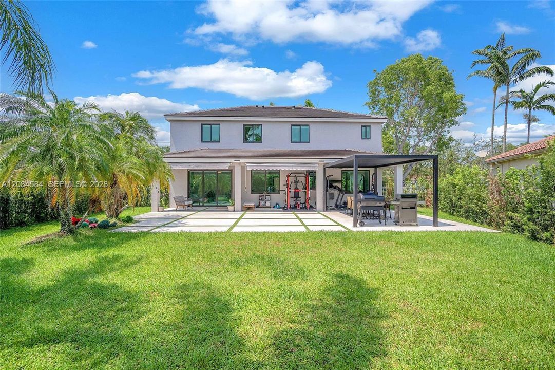 For Sale: $1,295,000 (4 beds, 2 baths, 2550 Square Feet)